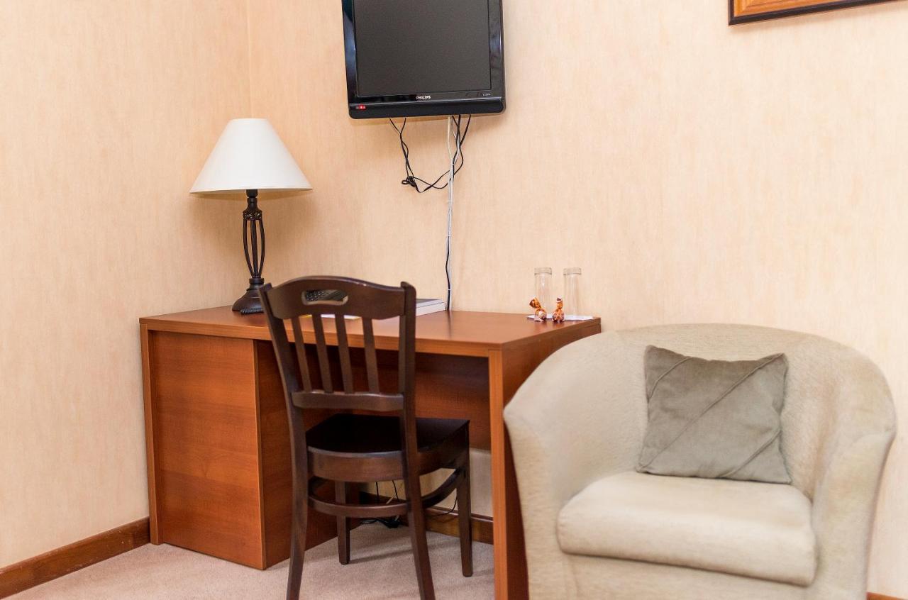 Hotel Pusyno Namai Tirksliai Exterior photo